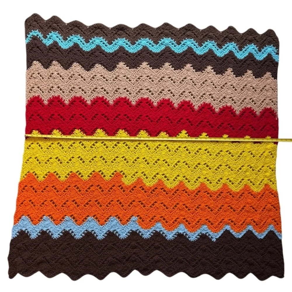 Vintage Crochet Zig Zag Pattern Chevron Ripple Afghan Blanket Measures 52x53